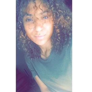 Meet your Posher, Nicole